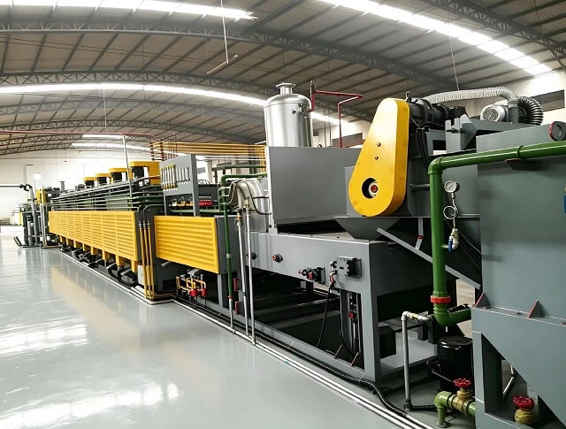 L&ograve; nung băng tải lưới con lăn tự động để xử l&yacute; nhiệt v&ograve;ng bi v&agrave; phần cứng