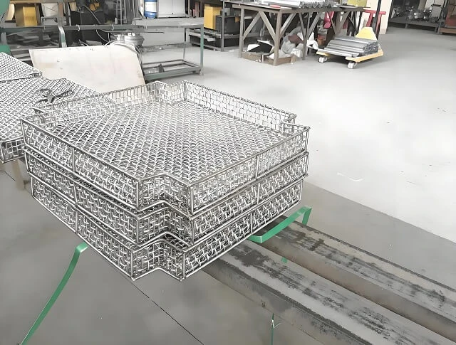 Khay lưới thi&ecirc;u kết nhiệt độ cao chống oxy h&oacute;a Khay đựng bột luyện kim &ocirc; t&ocirc;
