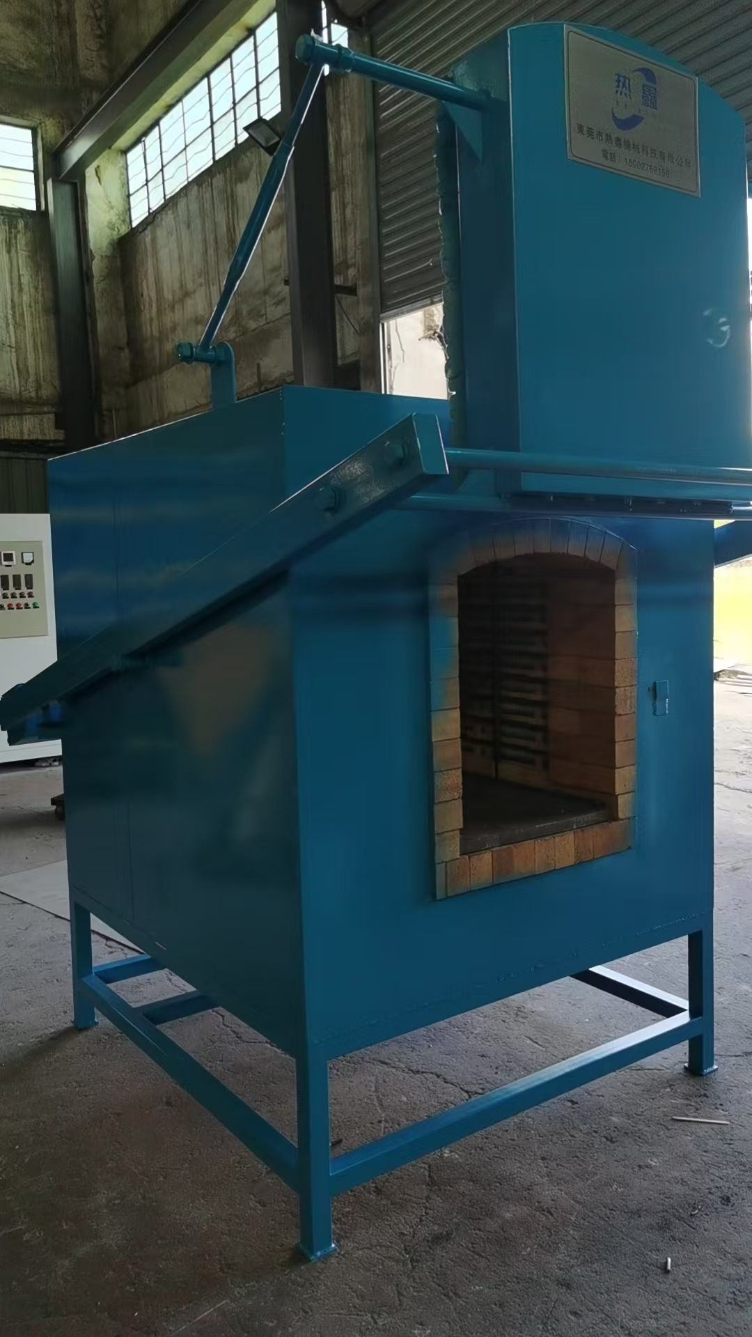 Lò xử lý nhiệt công nghiệp: Hướng dẫn đầy đủ về các loại, quy trình, ứng dụng và lựa chọn
